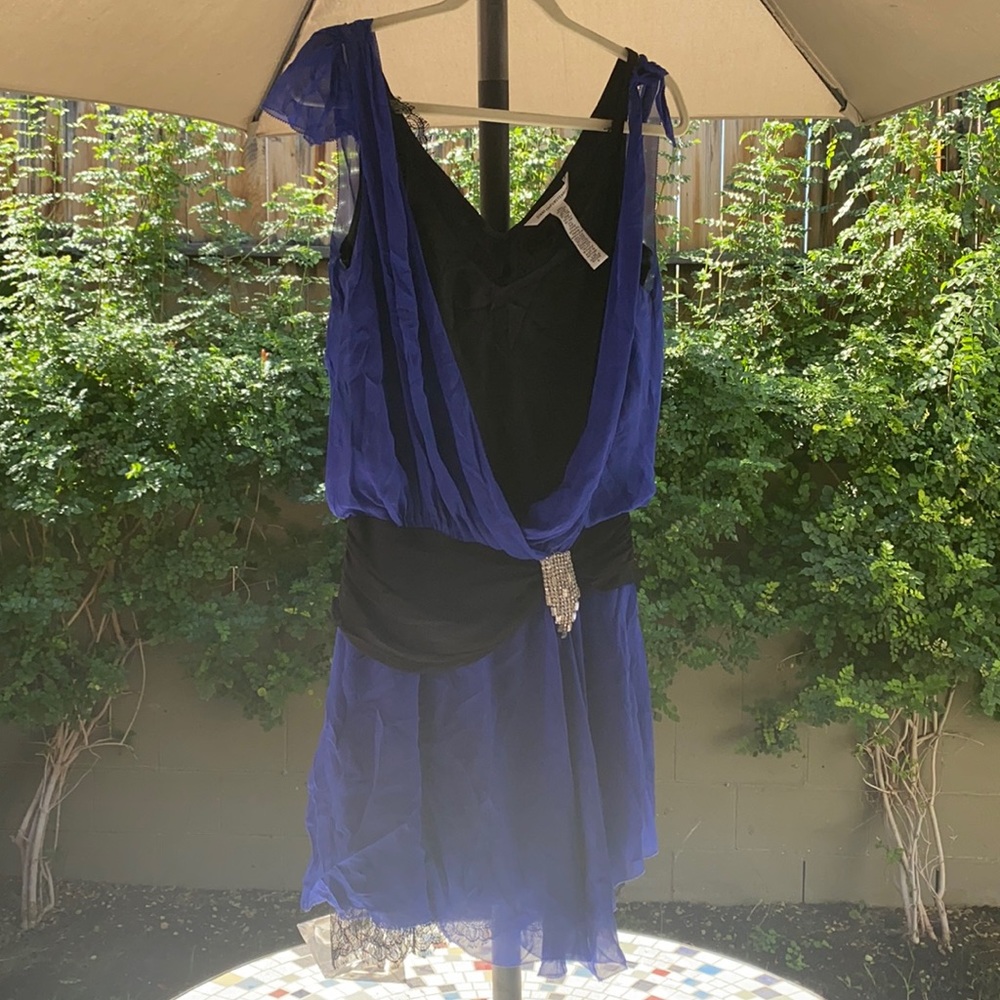 DIANE VON FURSTENBERG DRESS SIZE 4 DESIGNER SILK